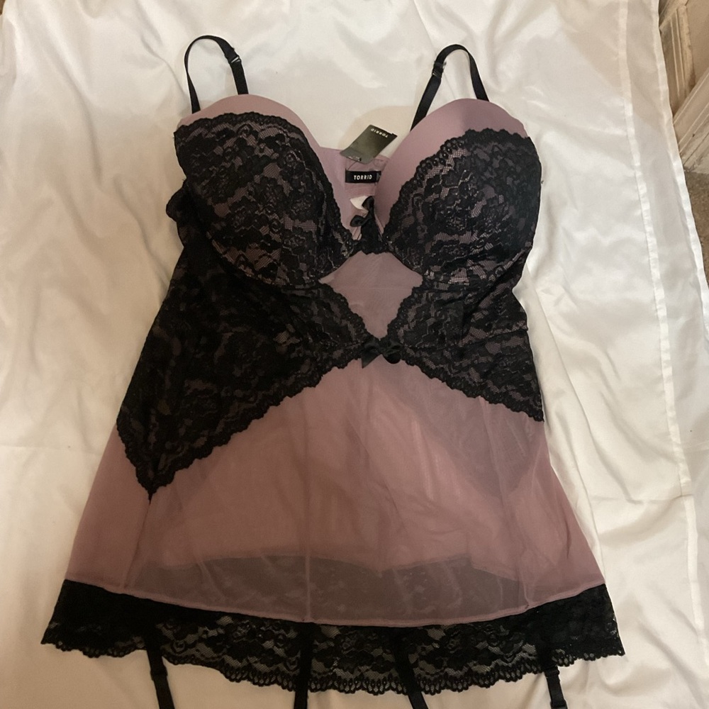 Torrid Elegant and Sexy Babydoll Lavender Mesh with Black Lace and garters NWT